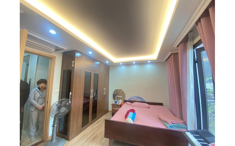 BÁN NHÀ ĐÀO TẤN, GẦN OTO, 30M2, 5 TẦNG, 4.1 TỶ.